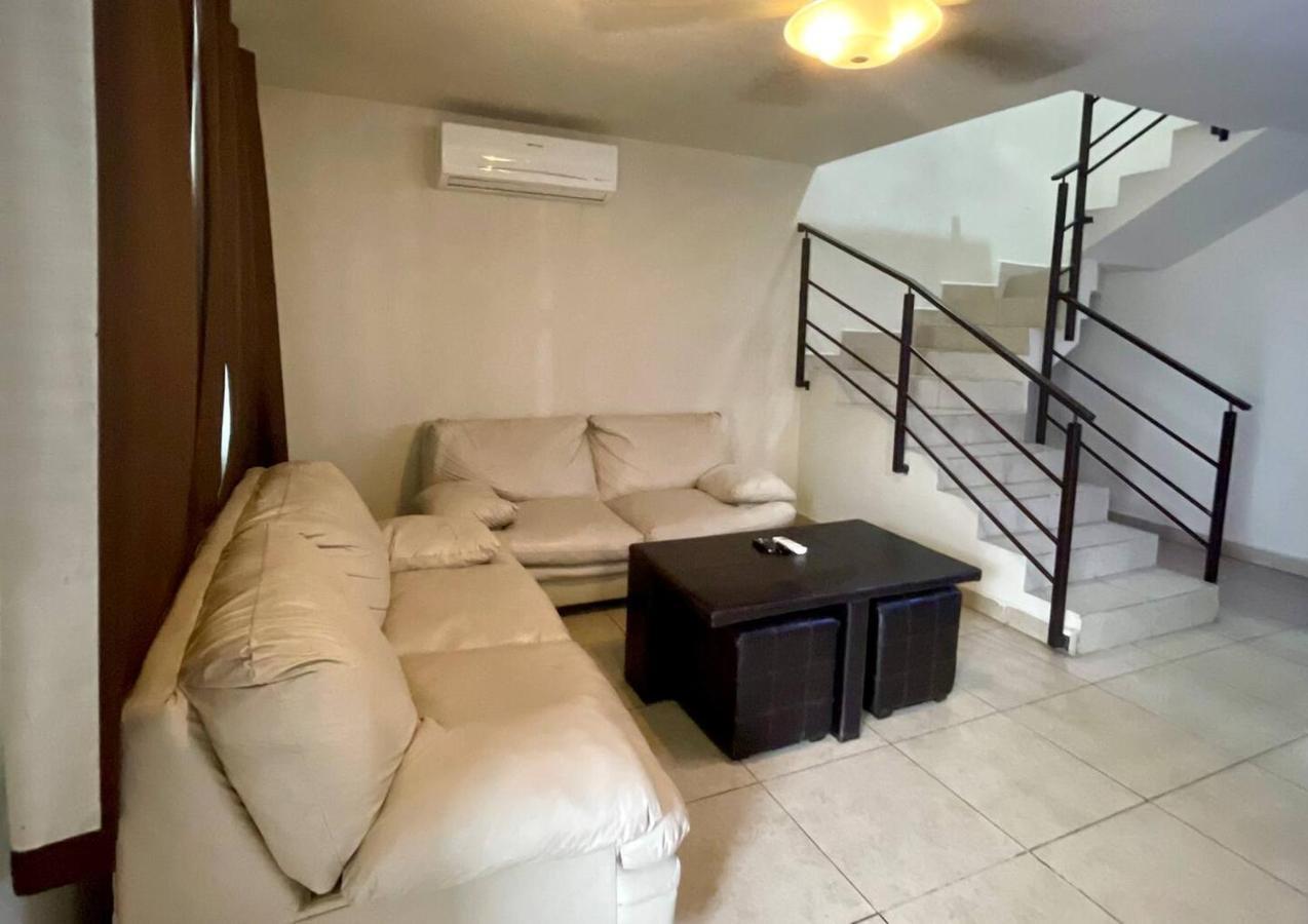 Altabrisa Residencial Villa Monterrey Exteriör bild